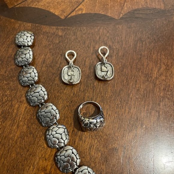 Premier Designs Retired Pebble bracelet, ring, earring set - Picture 4 of 6